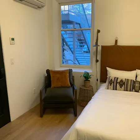 215 Washington Aparthotel