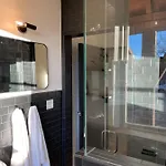215 Washington 4*