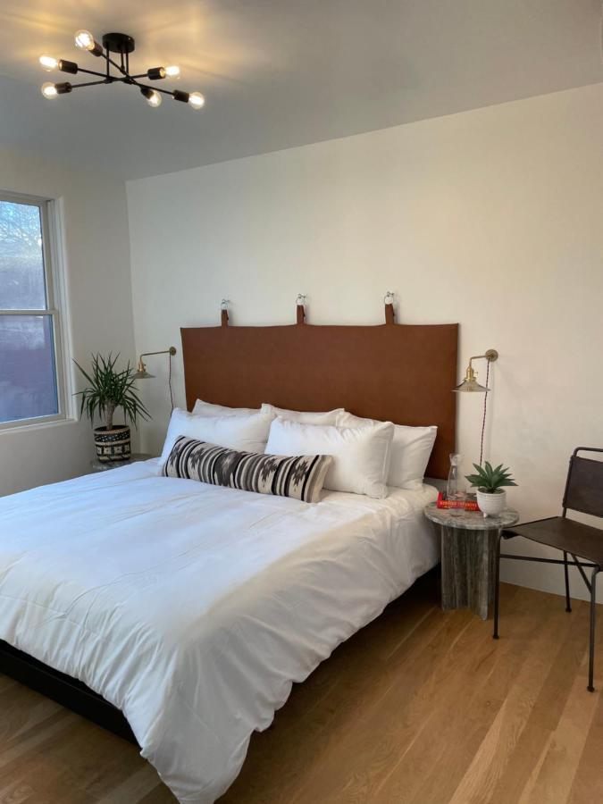 215 Washington Aparthotel