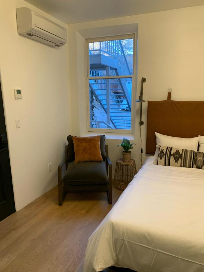 215 Washington Aparthotel